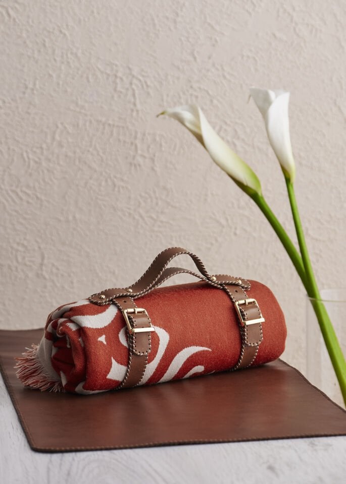 Handcrafted Leather Blanket Holder (Scrapi)